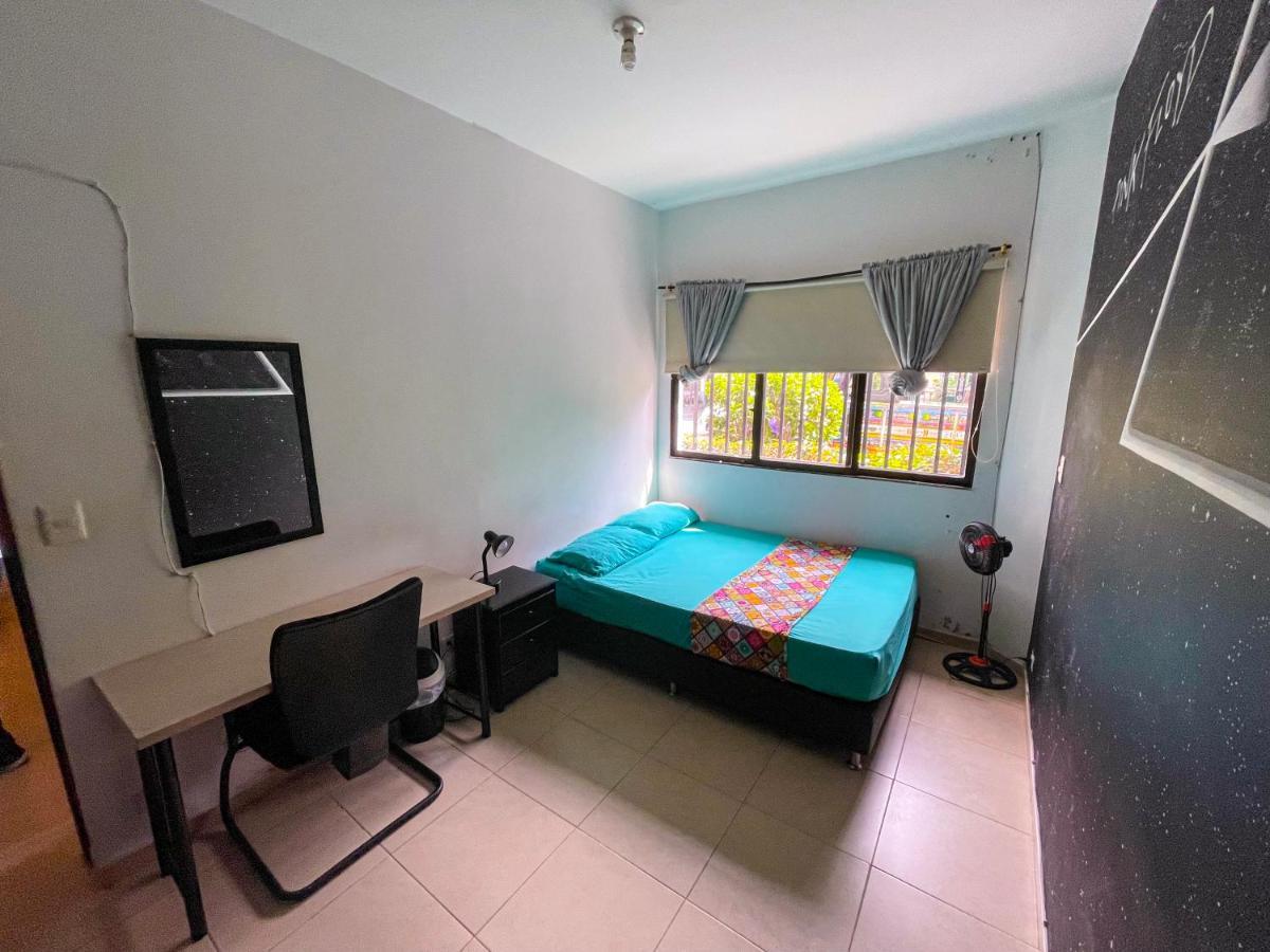 Casa Clandestina Guest House ميديلين المظهر الخارجي الصورة
