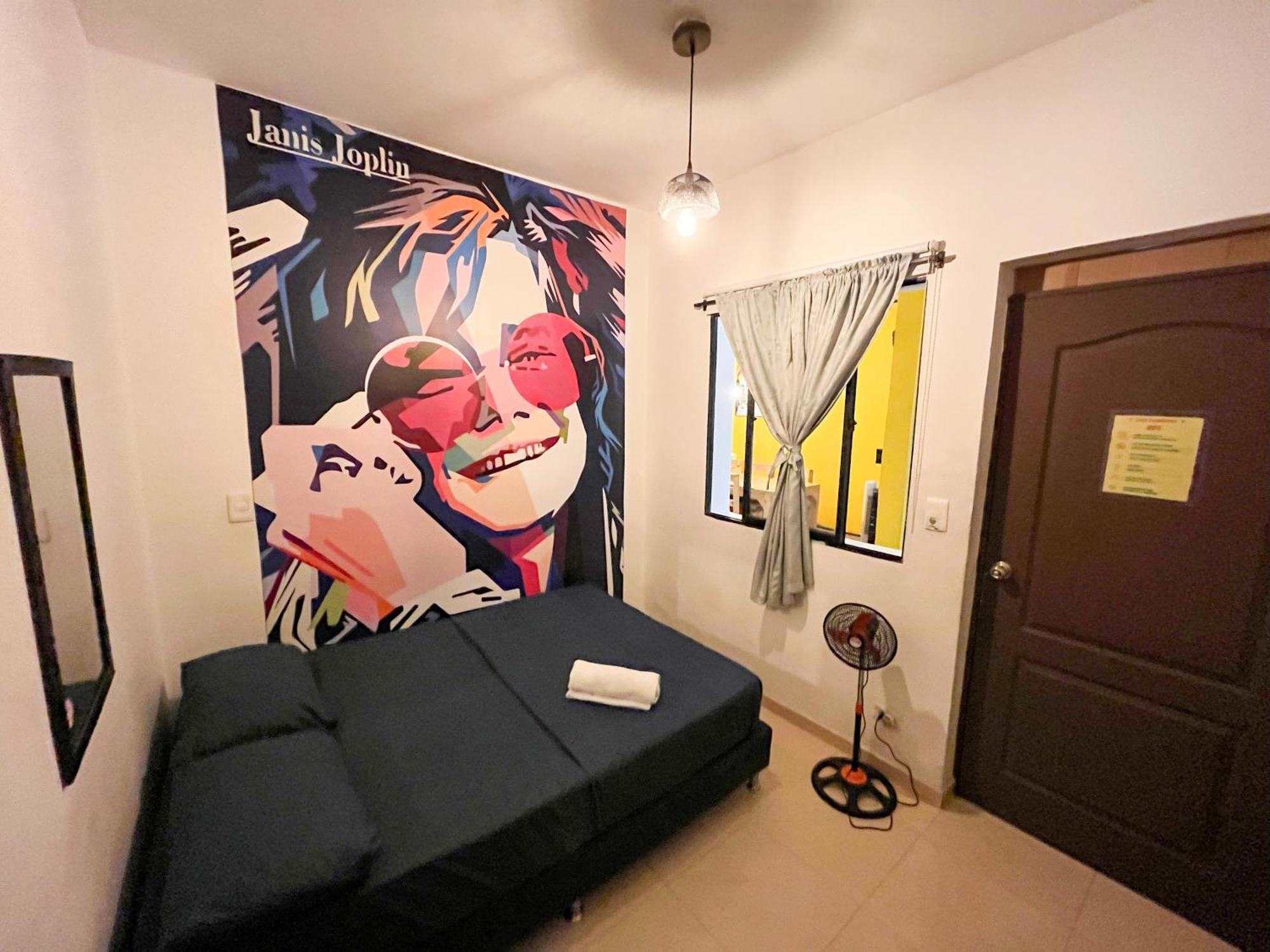 Casa Clandestina Guest House ميديلين المظهر الخارجي الصورة